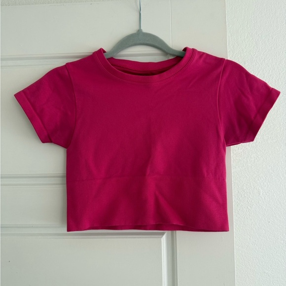 aerie Tops - Aerie Offline Pink Cropped Short Sleeve Workout Top